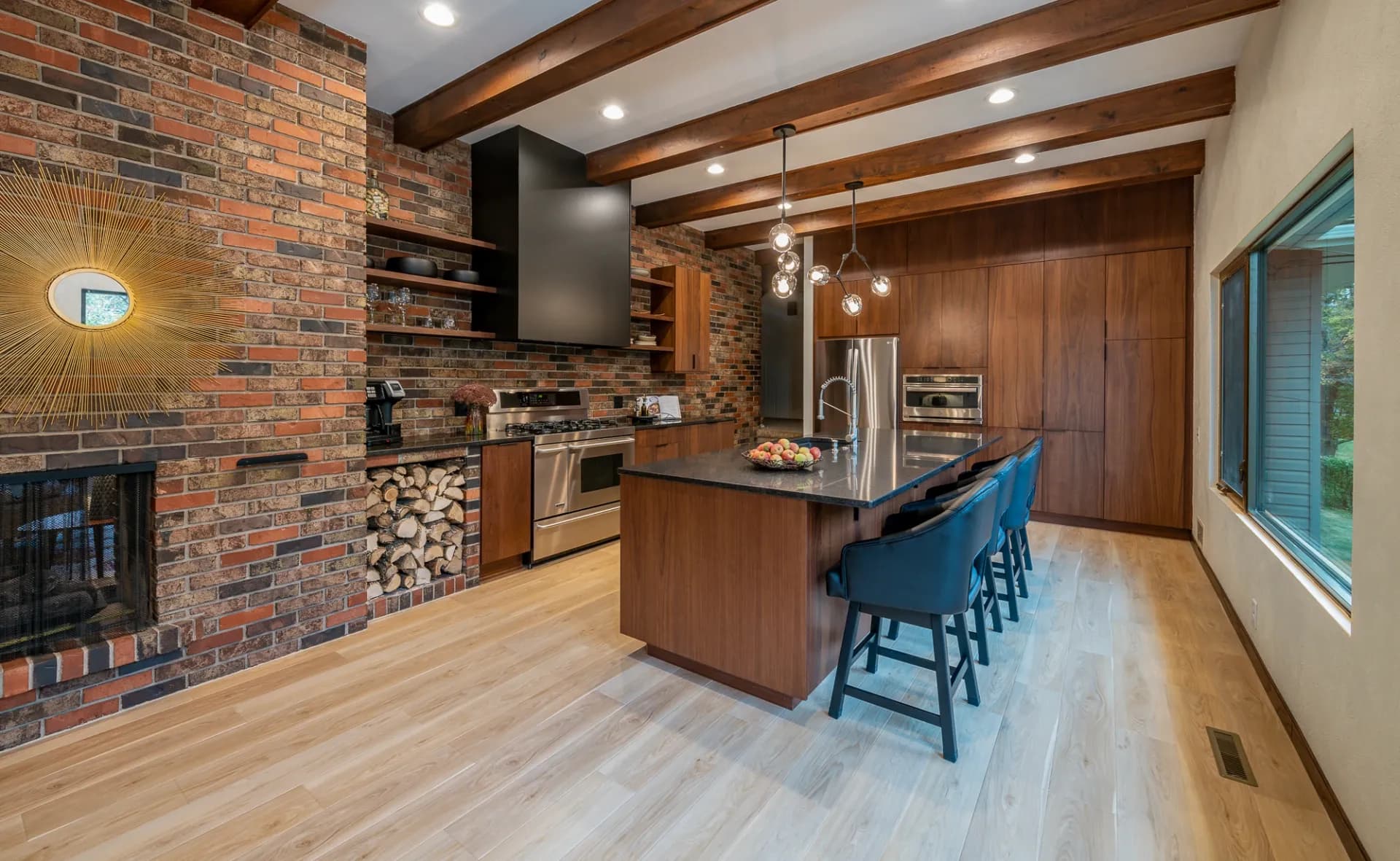 Previous kitchen before remodel