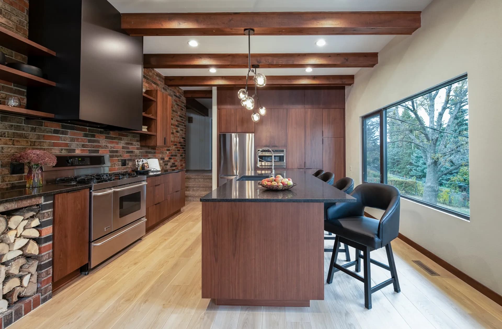 Previous kitchen before remodel