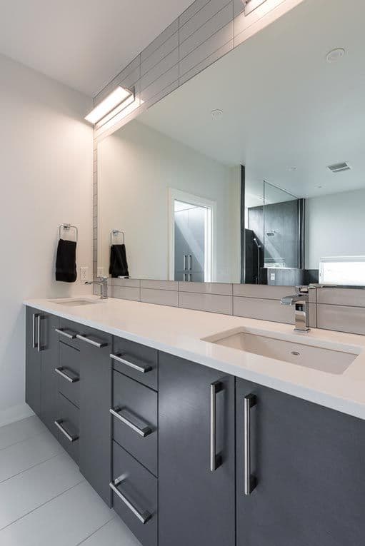Previous kitchen before remodel